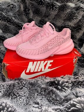 Nike Pink Lightweight Women's Sneakers